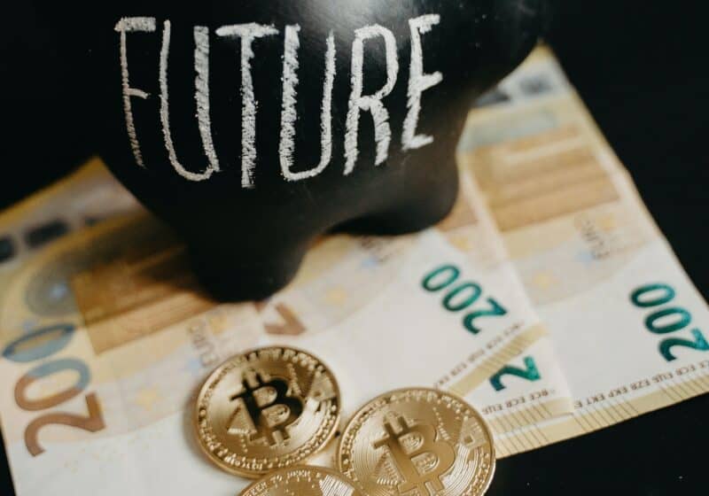 Cryptocurrencies in E-commerce: Revolutionizing Online Shopping